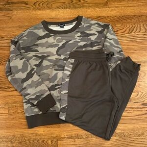 Splendid Camo Lounge Set, size small